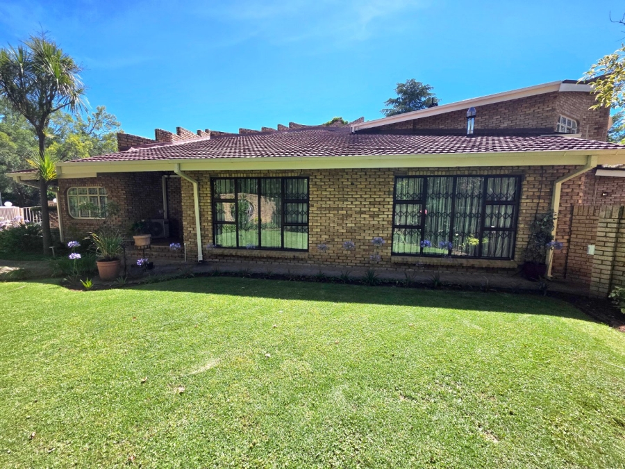 5 Bedroom Property for Sale in La Provance Free State